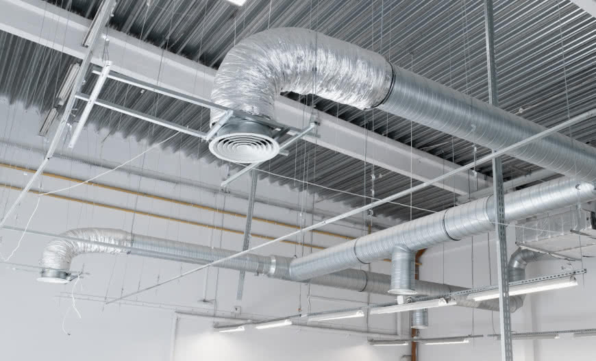 Jak zaprojektować cichą wentylację? Znaczenie tłumików akustycznych w systemach HVAC 